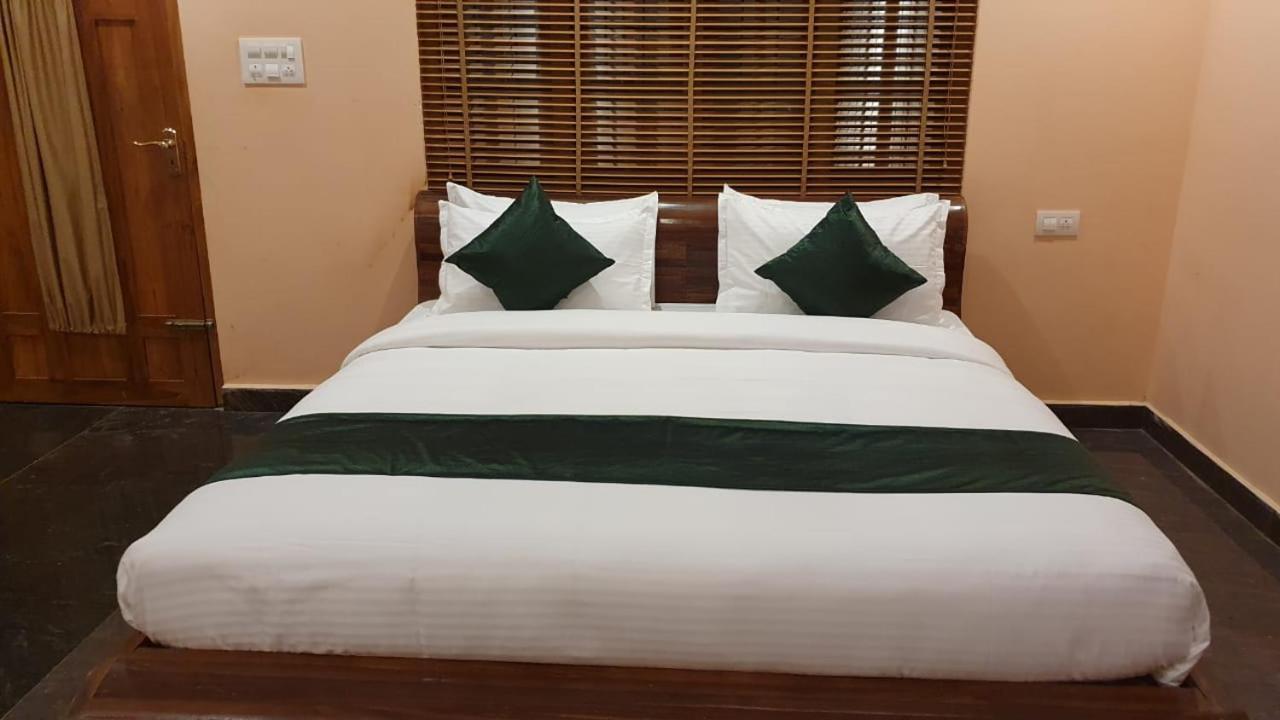 Elephant Valley Resort Pulpally Exterior foto